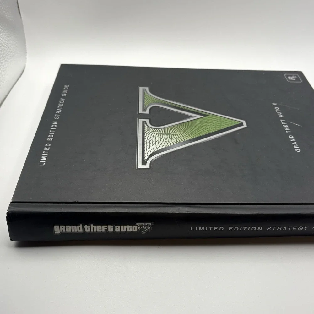 Grand Theft Auto V Limited Edition Strategy Guide by Brady Games: Hardcover